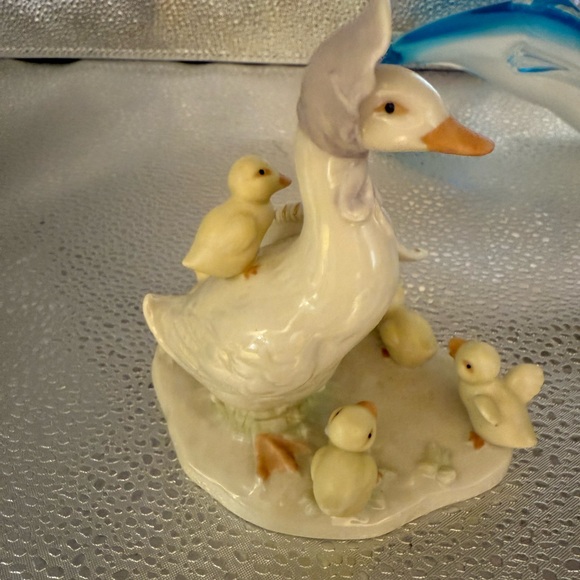 Lenox Cream Ceramic Base - Picture 5 of 7